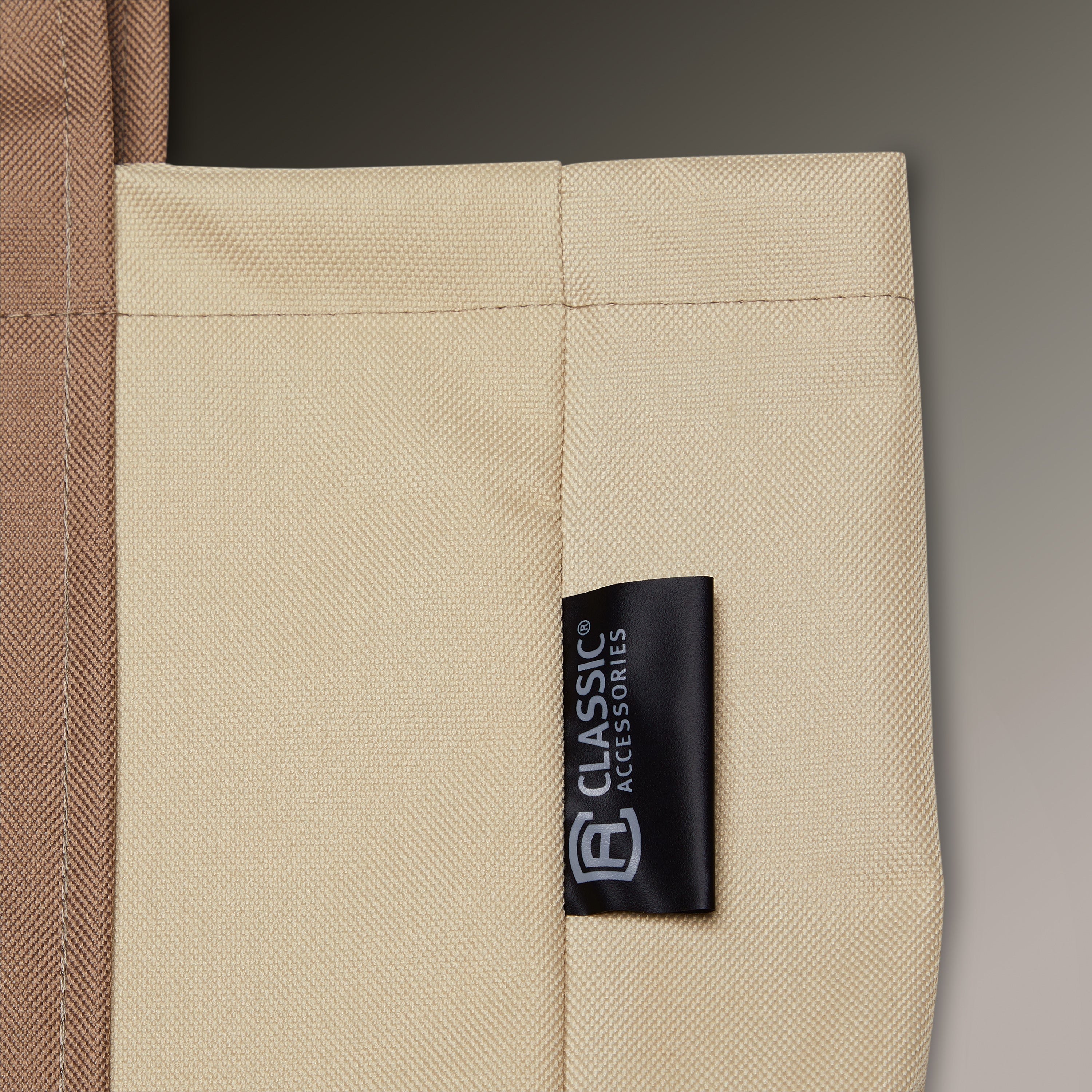 51-013_PATIO_VerandasBest_ToteBag_Detail_LogoTag.jpg