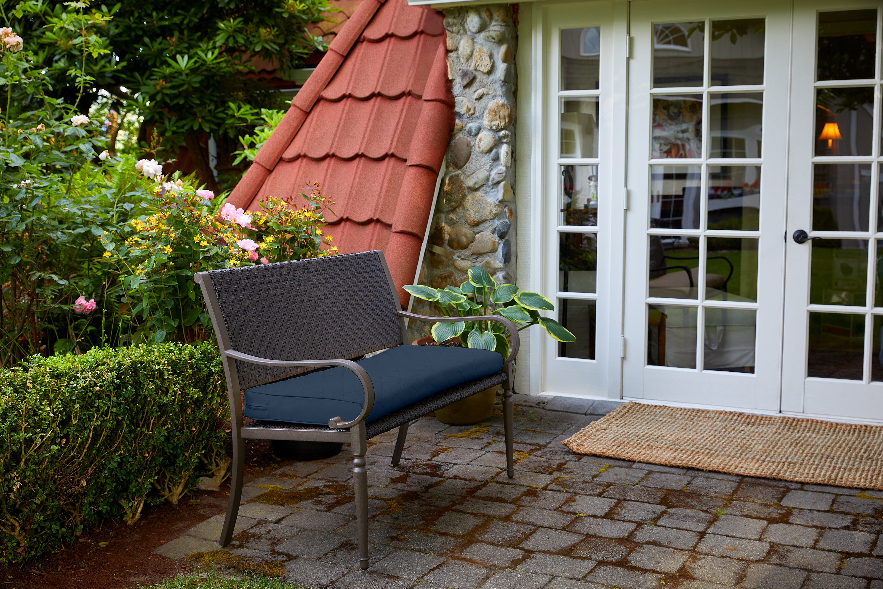 60-480_PAT_Montlake_QuiltedCushion_Bench_Lifestyle_Navy_IMG.jpg