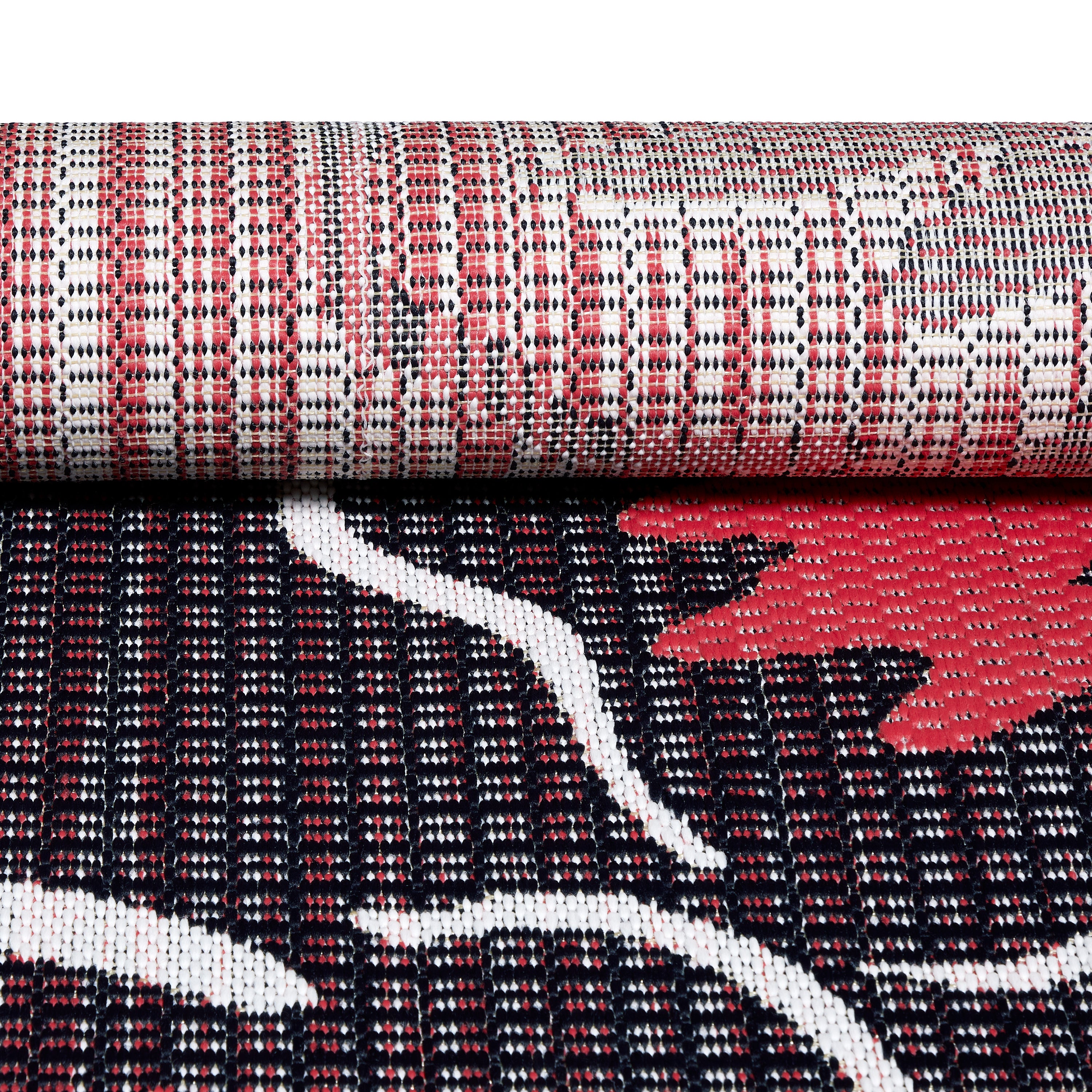50-117_PATIO_VeraBradley_Rugs_HappyBlooms_Rolled_Detail_IMG.jpg