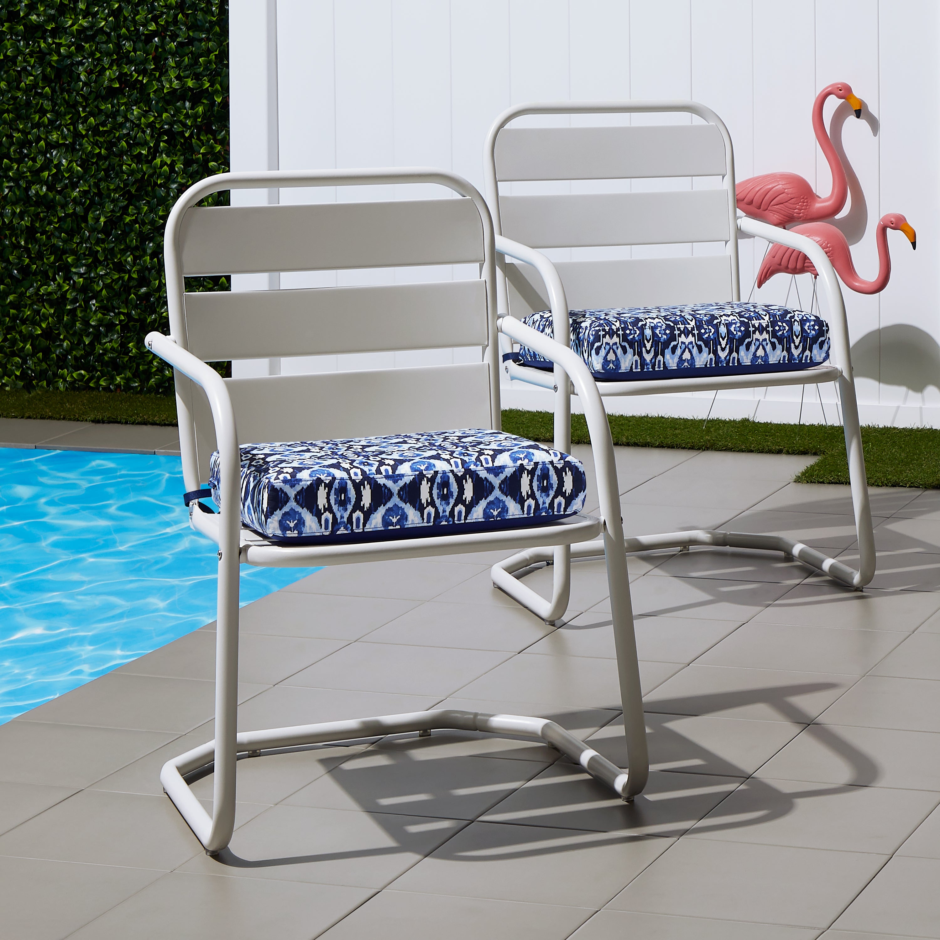 62-155_PATIO_VeraBradely_FoamSeatCushions_Flatlay_IkatIsland_Lifestyle_PoolSide_Pairs.jpg