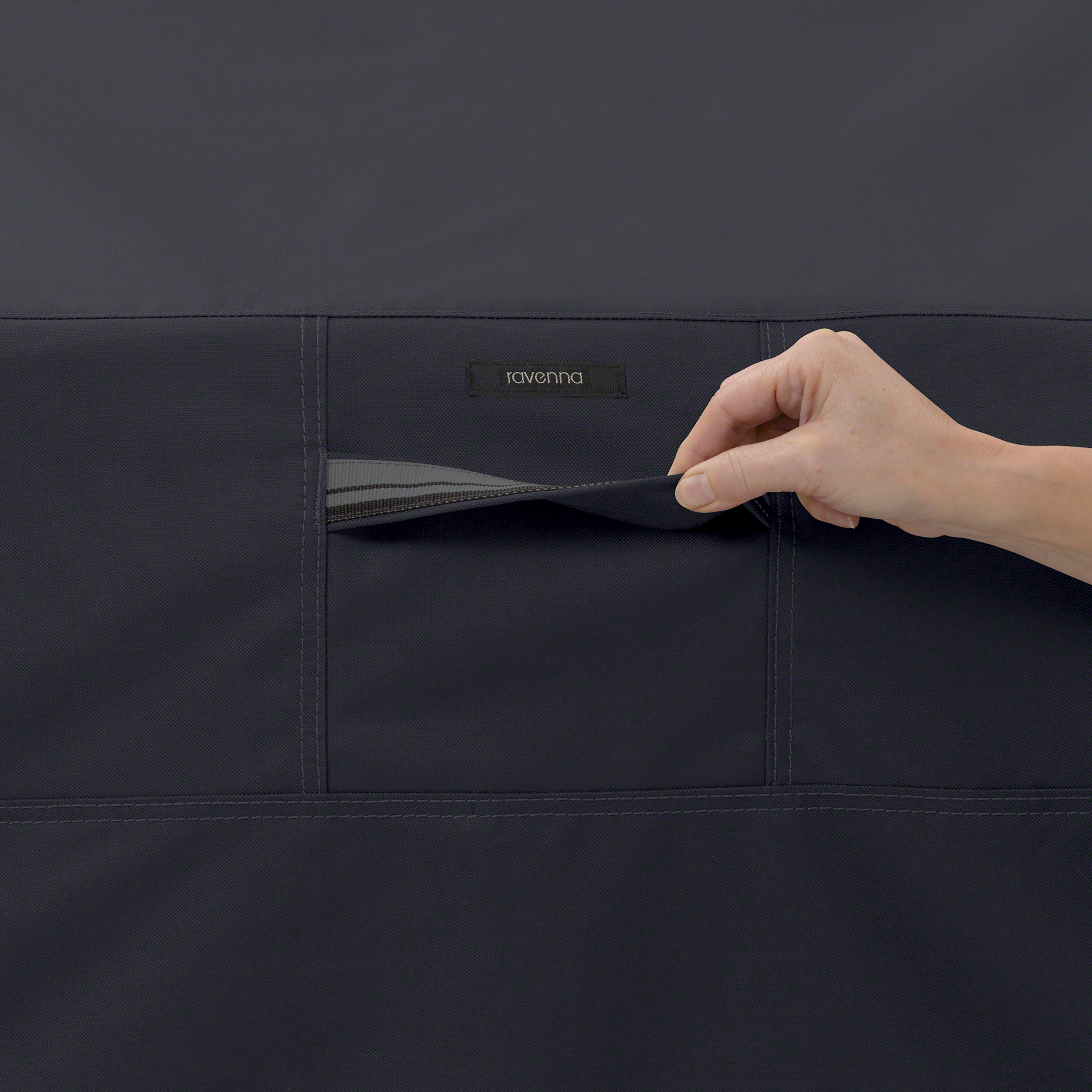 RavennaBlack_Detail_Handle.jpg