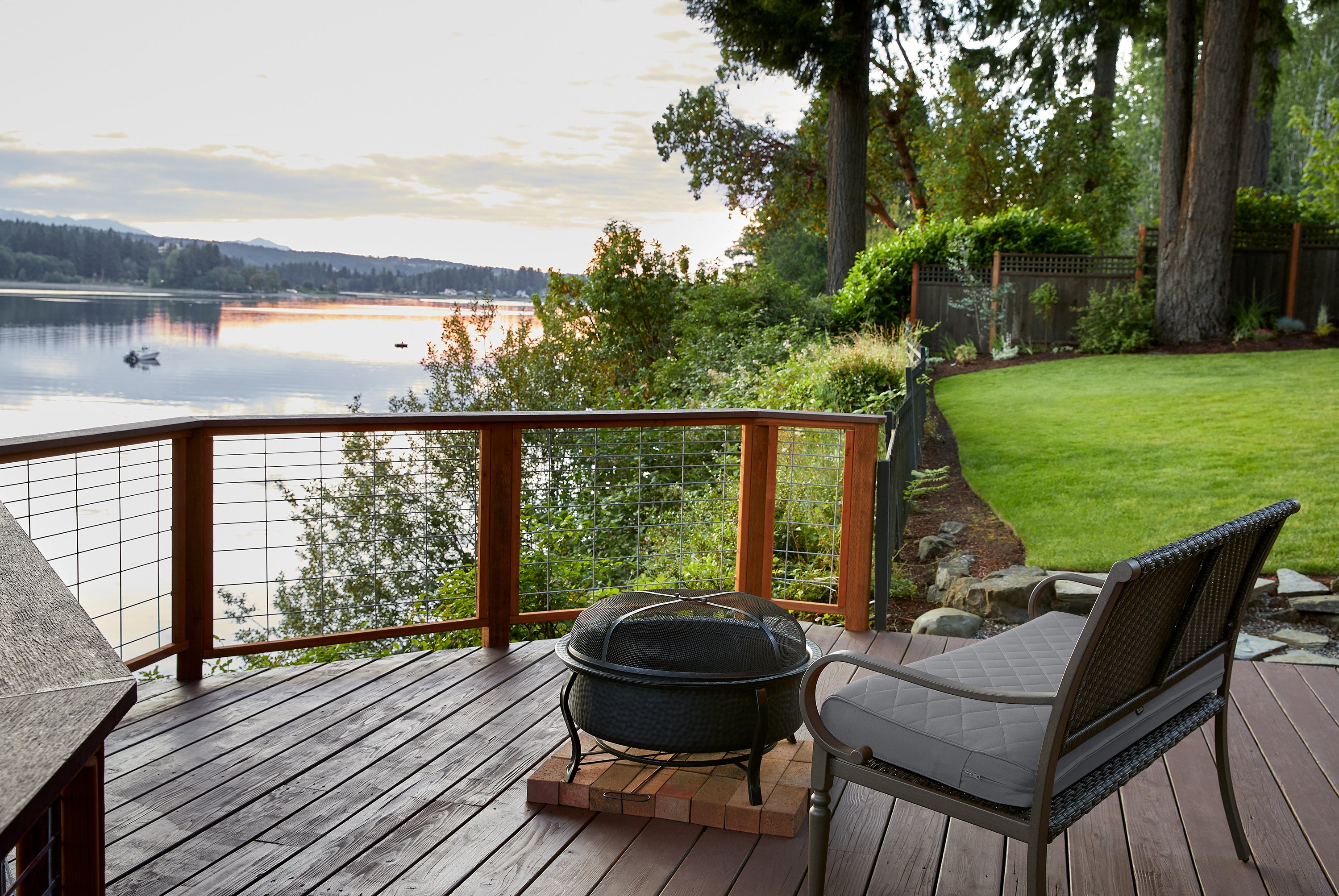 60-447_PAT_Montlake_QuiltedCushion_Bench_LifestyleSunset_Grey_V1_IMG.jpg