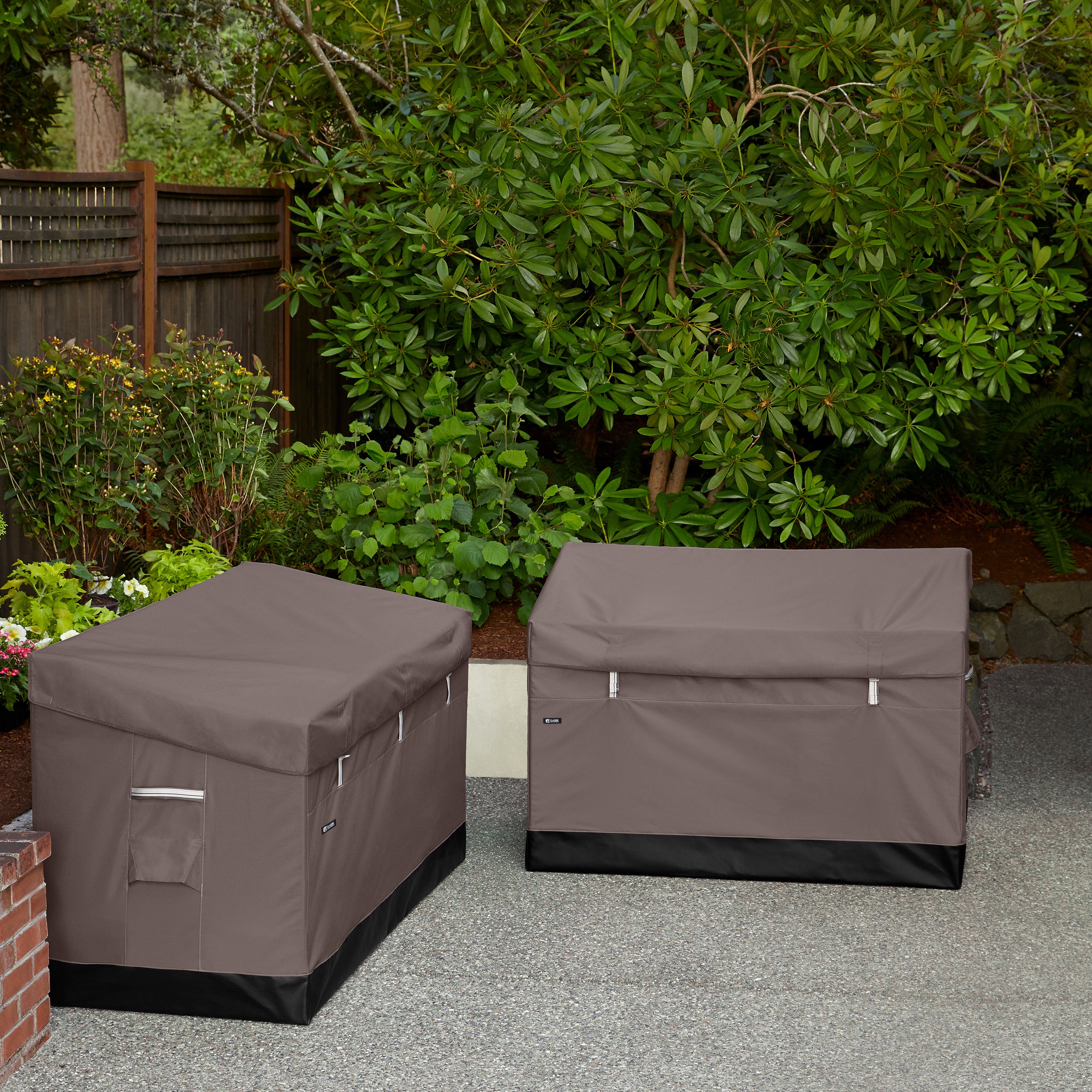 Patio_Ravenna_DeckBox_Lifestyle_Corner_Closed.jpg