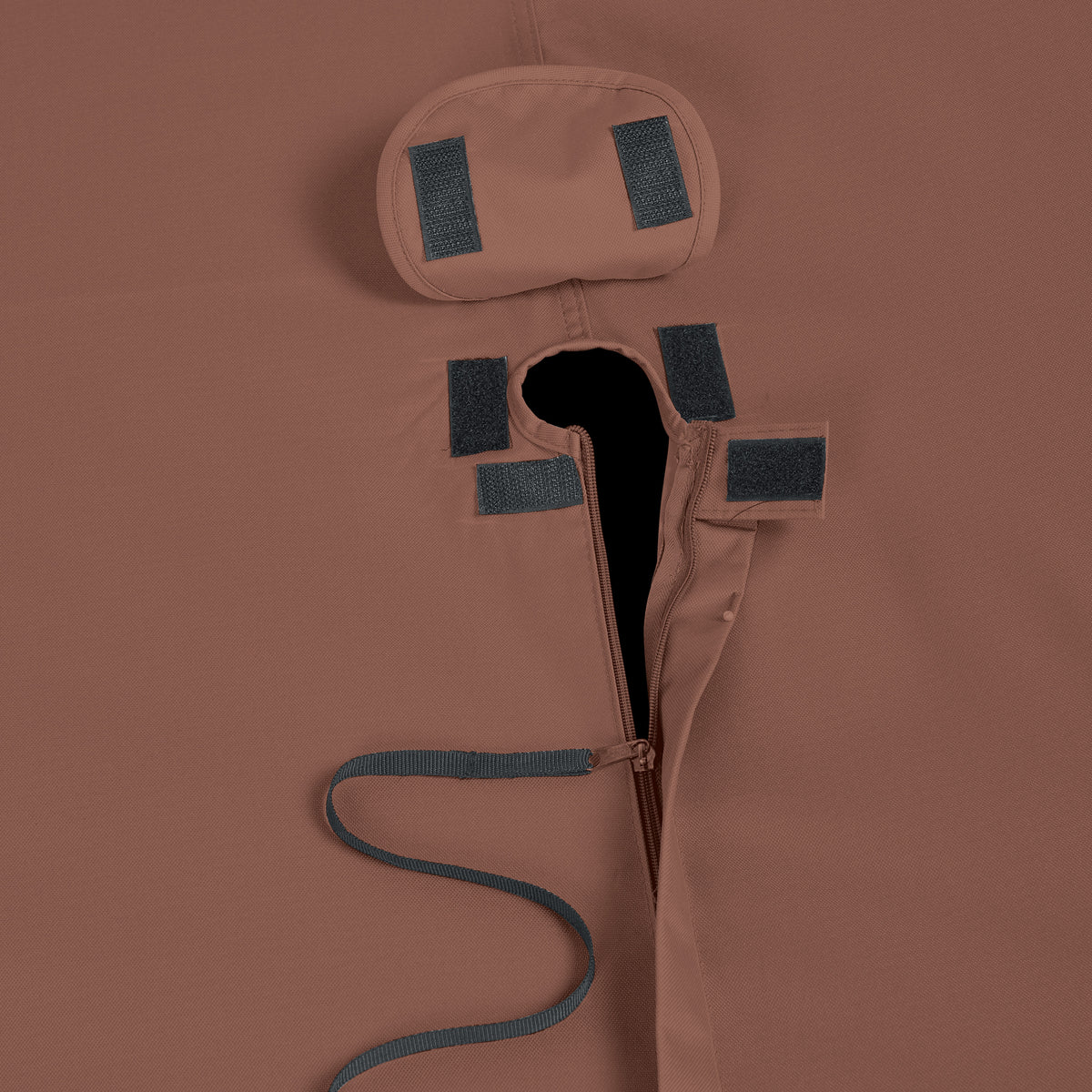 Duck_Ultimate_TableAndChairSet_WithUmbrella_Detail_Hole_Zipper.jpg