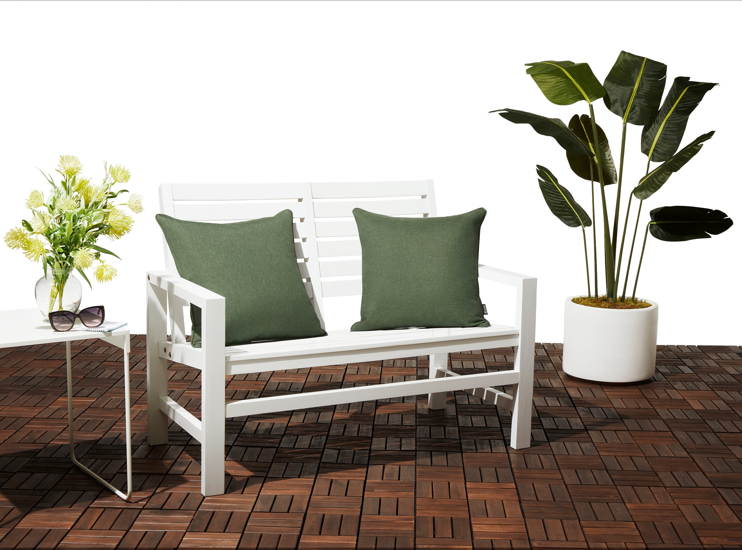 56-472_PATIO_Montlake_AccentPillows_HeatherFern_Lifestyle_Full.jpg