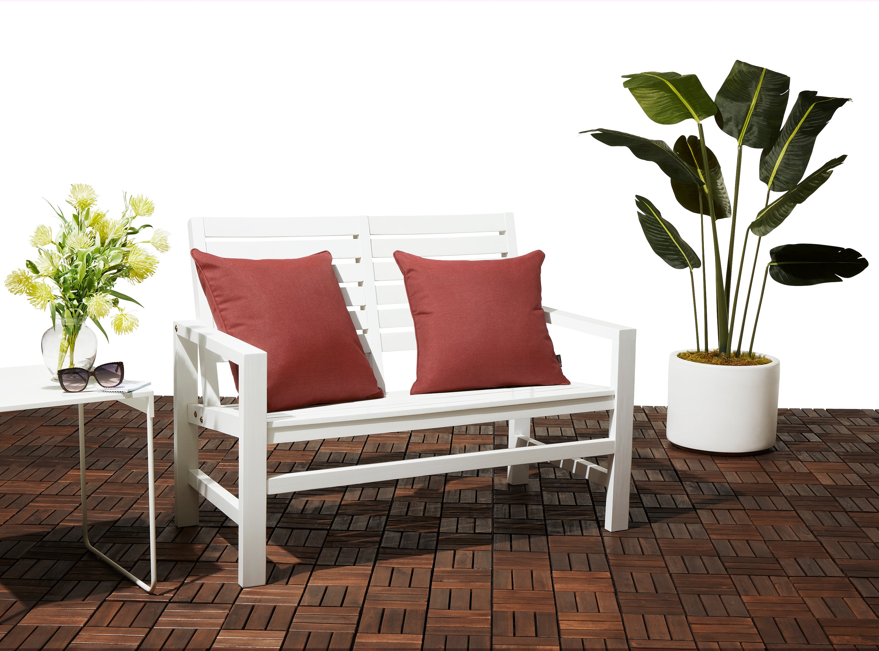 56-474_PATIO_Montlake_AccentPillows_HeatherHenna_Lifestyle_Full.jpg
