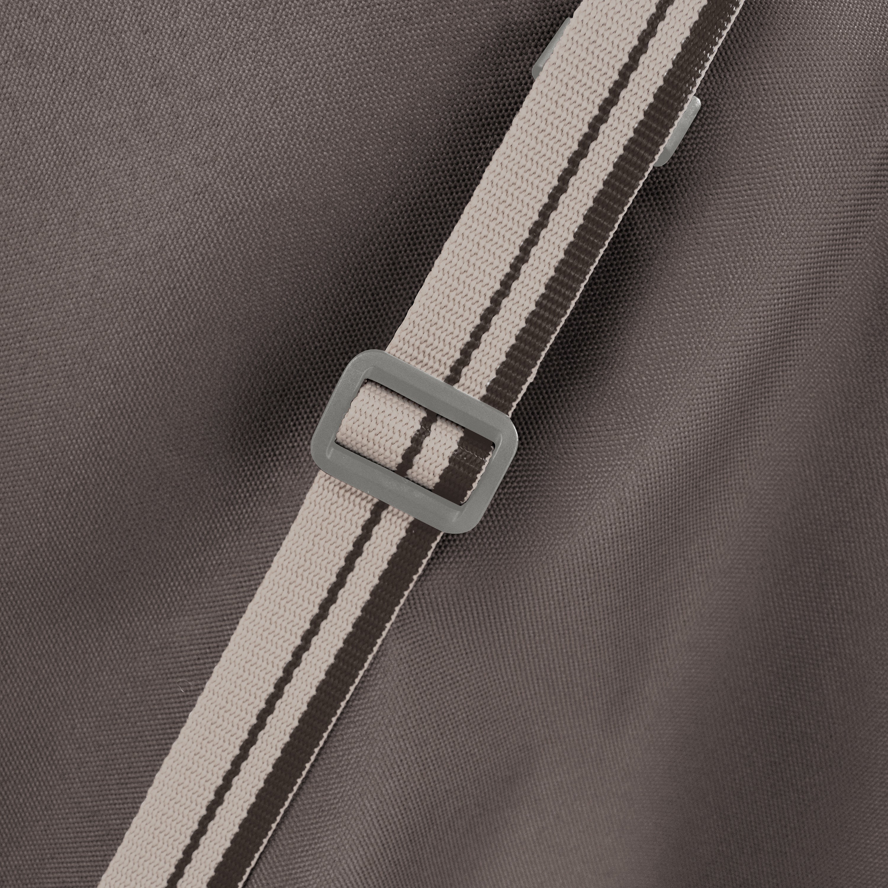 56-483_PATIO_Ravenna_IslandGrill_Strap_Detail.jpg