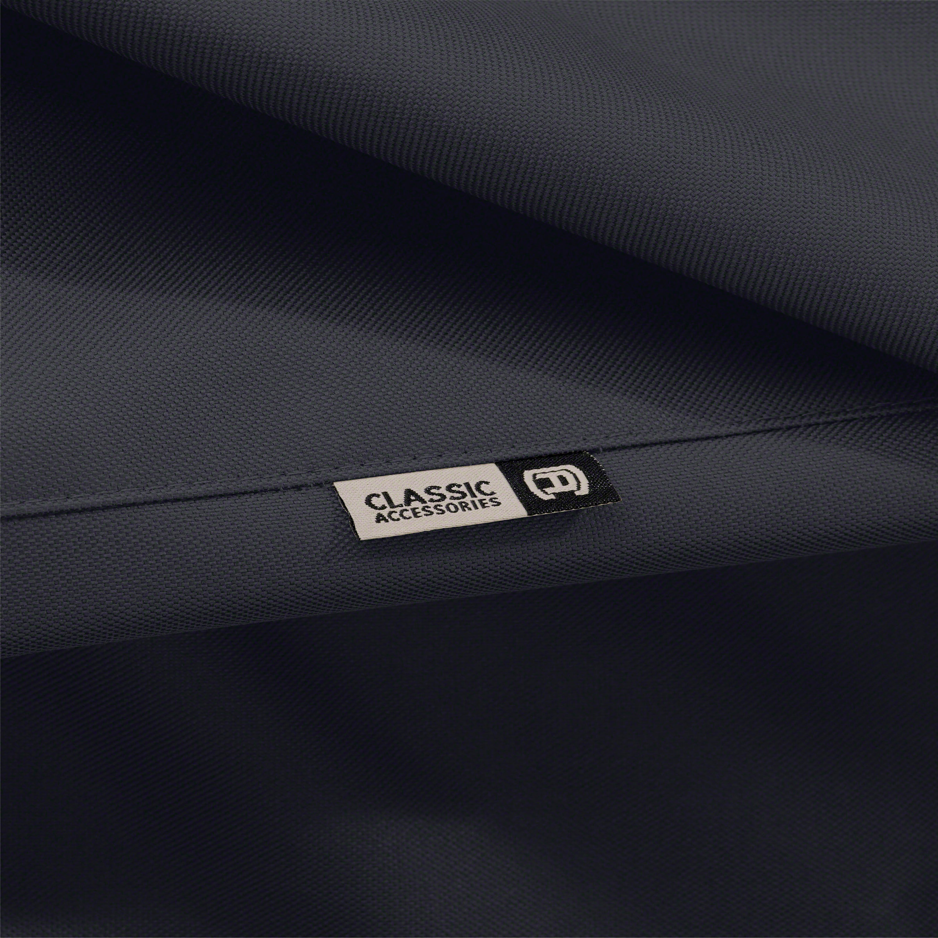 RavennaBlack_Detail_ClassicLogo2.jpg
