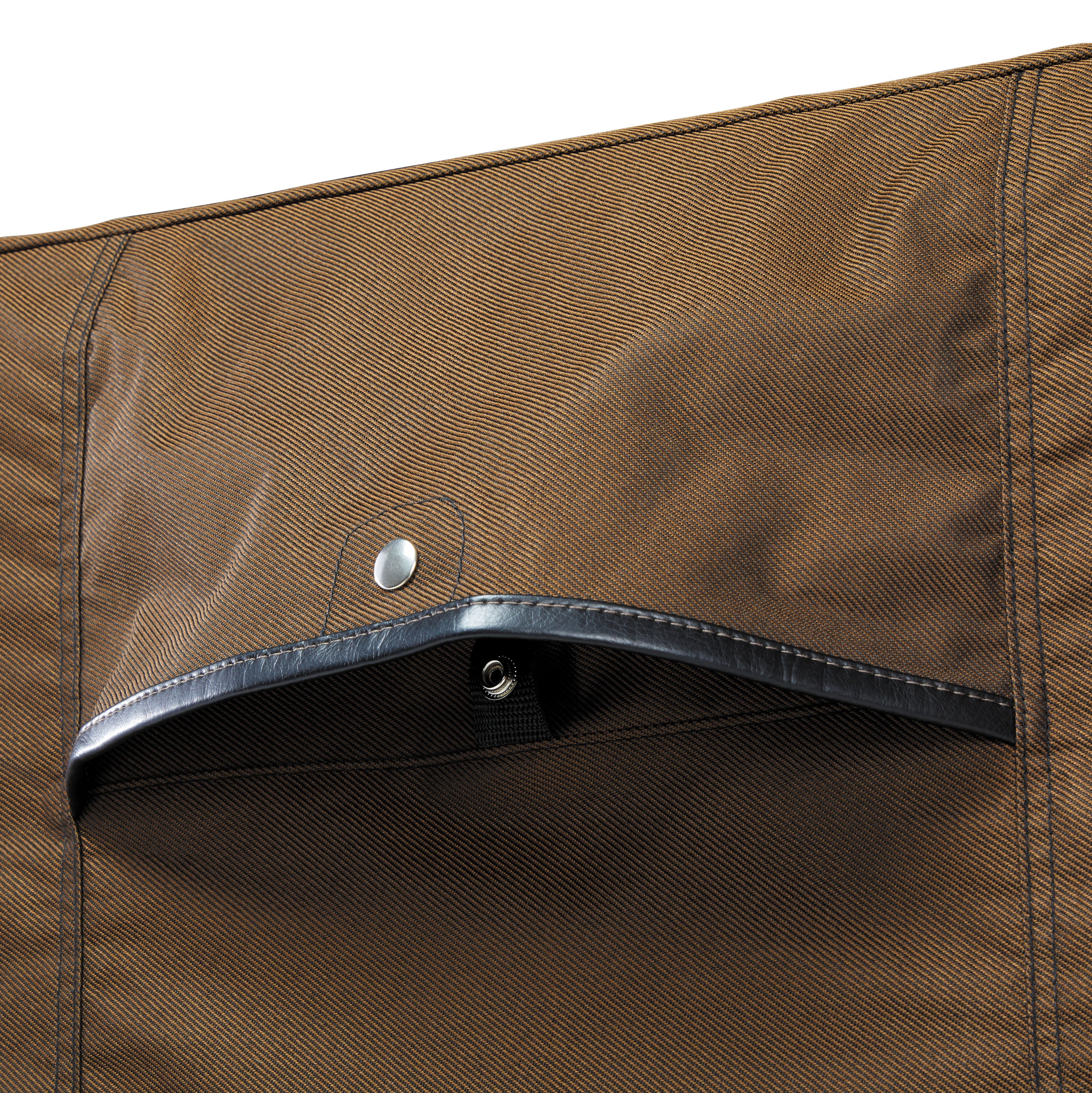 56-270_Patio_ElkRidge_BBQCartGrillCover_Vent_Detail.jpg