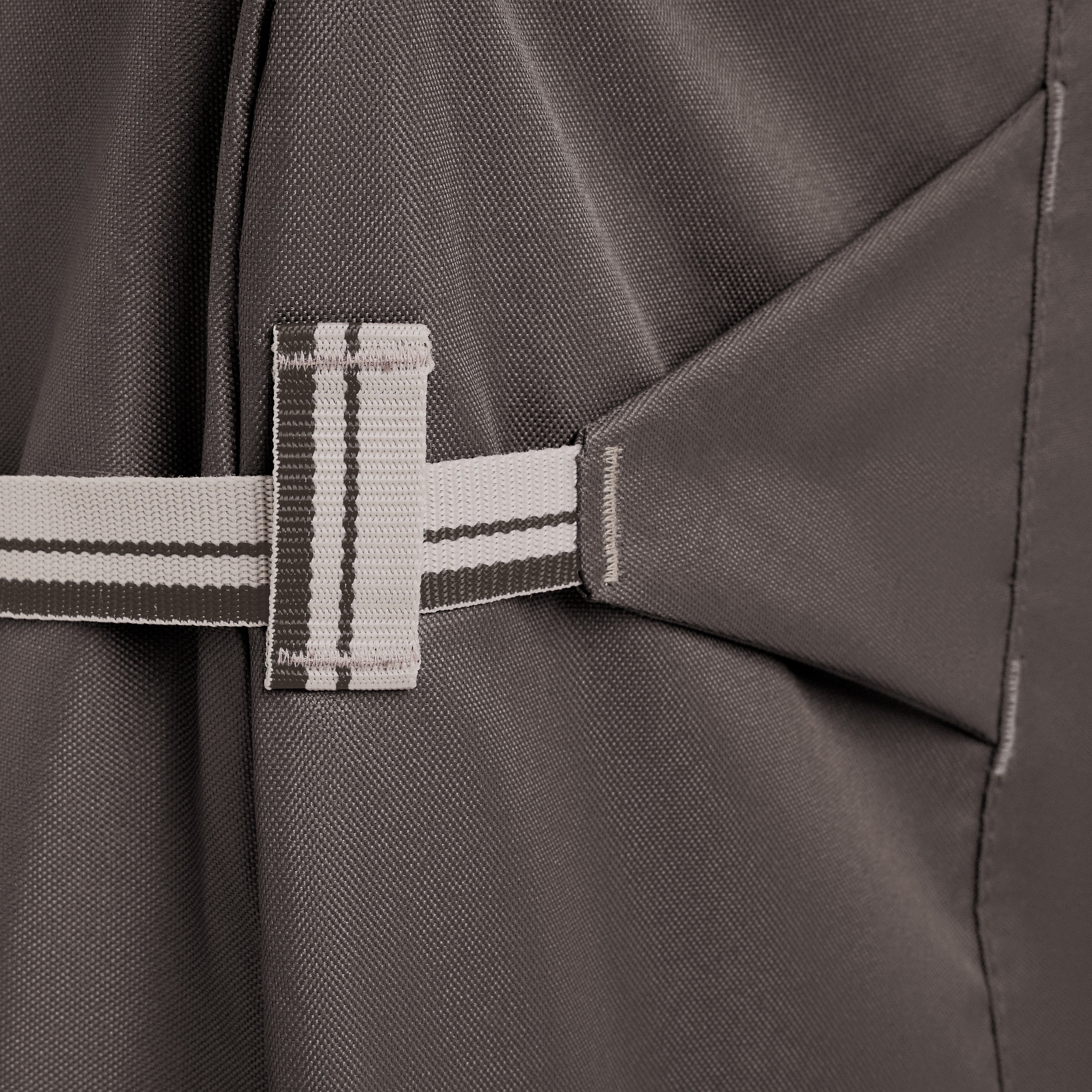 56-485_PATIO_Ravenna_IslandGrillLeftRightGrillHead_Strap_Detail.jpg