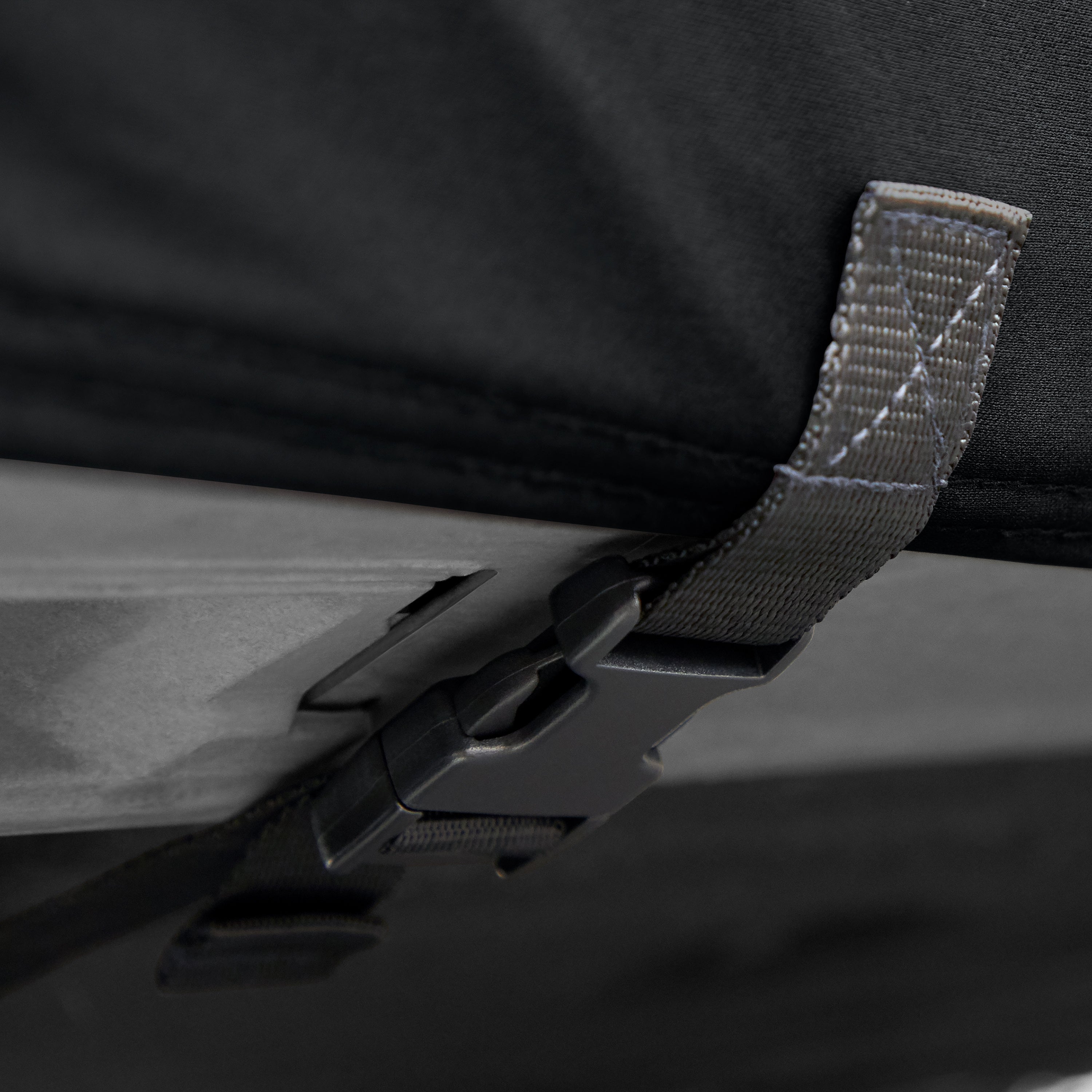 Auto_Hydroflex_Detail_BuckleDetail.jpg