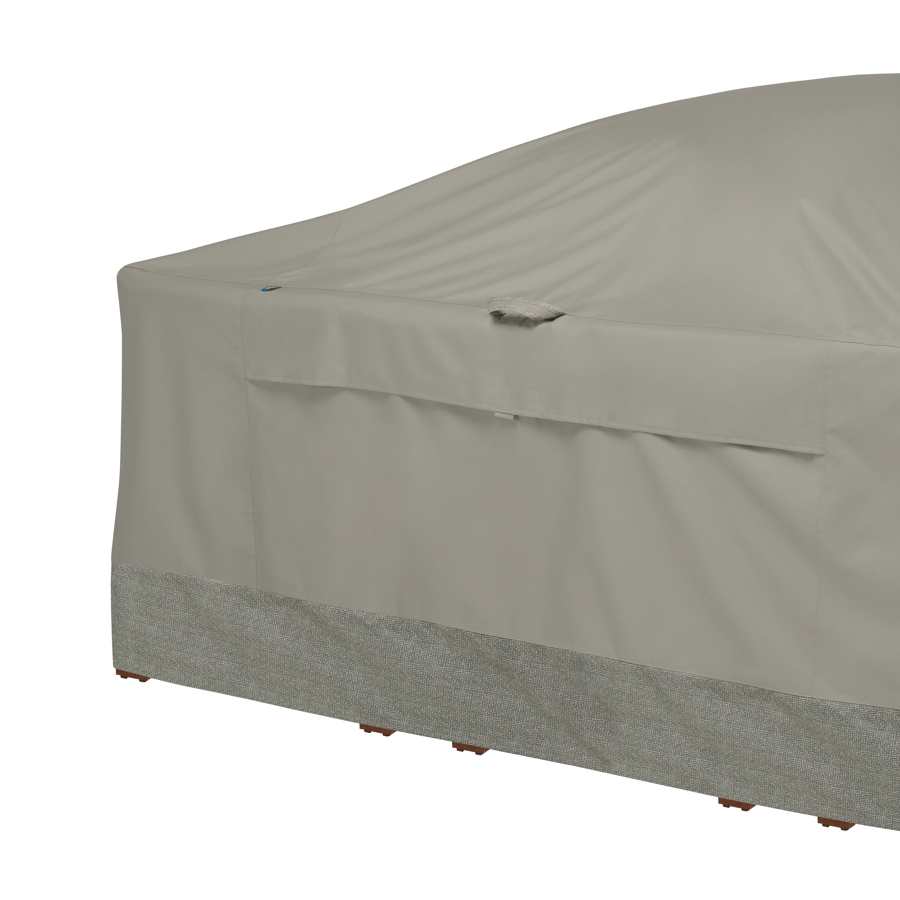 Duck_Weekend_Detail_BackVentDetail_TableChairCover.jpg