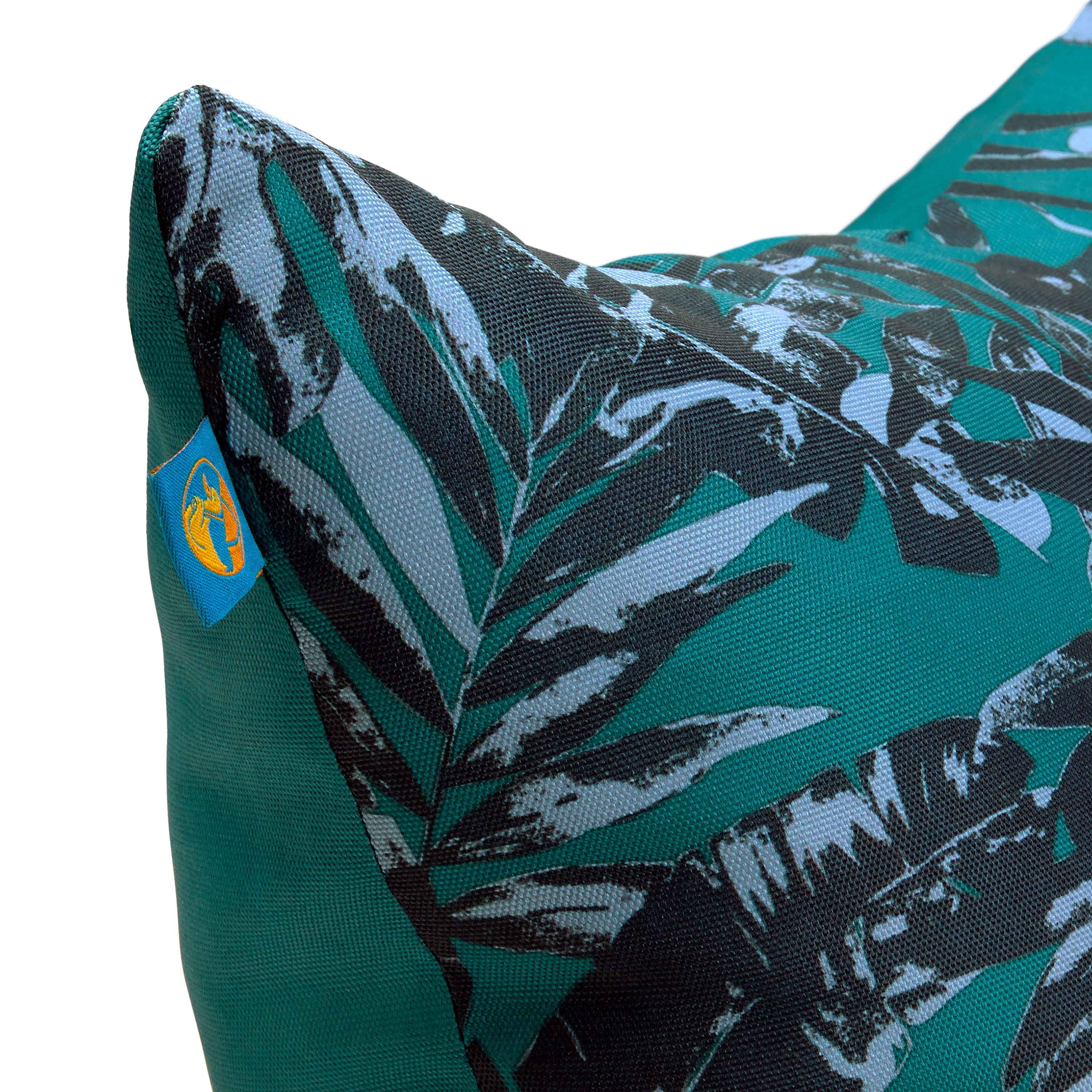 POFP_PATIO_Duck_OPP_AccentPillows_OlympicForest_Side_Detail.jpg