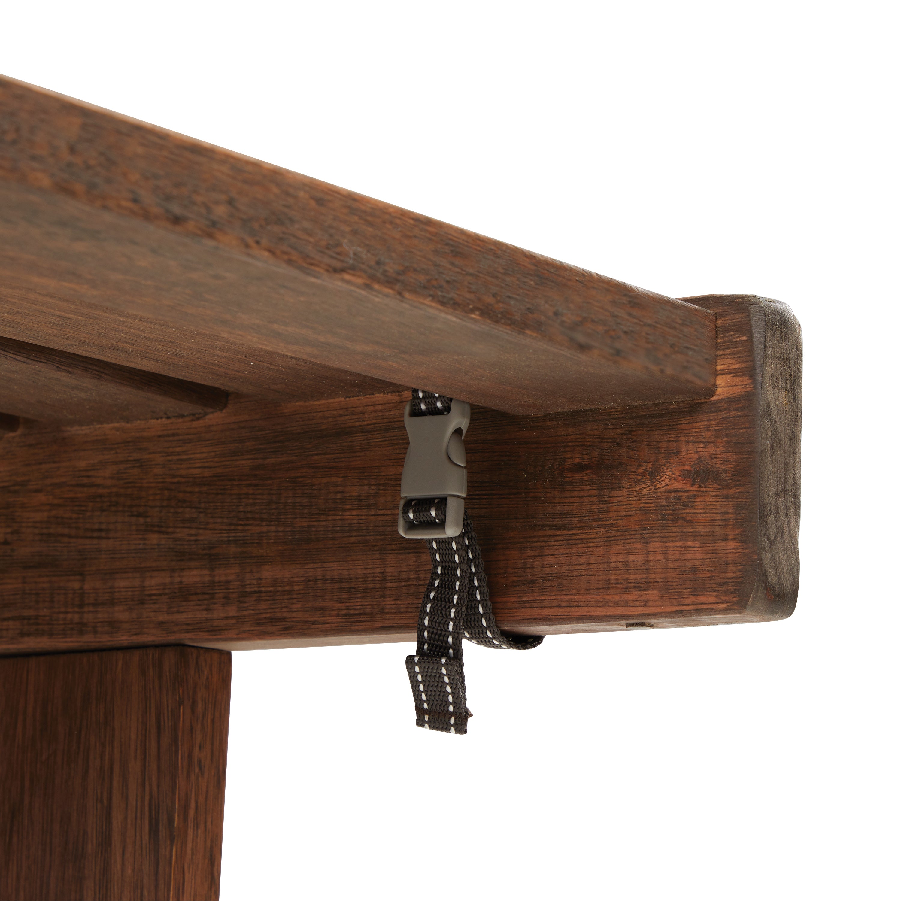 Patio_Montlake_FadeSafe_SlipCoverBuckle_Detail.jpg