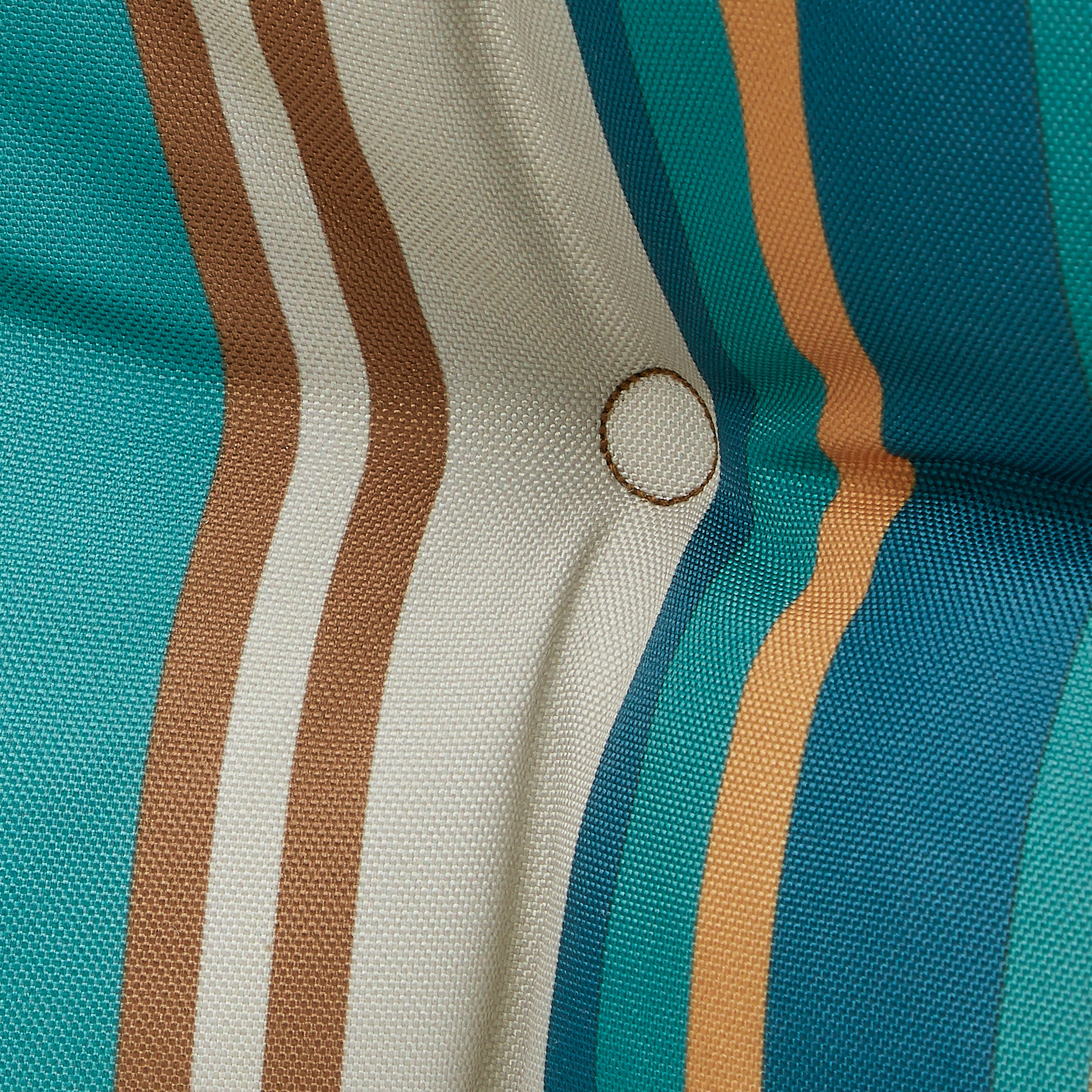 62-122_Classic_OPP_SeatCushion_Detail_Grommet_SantaFe_Stripe.jpg