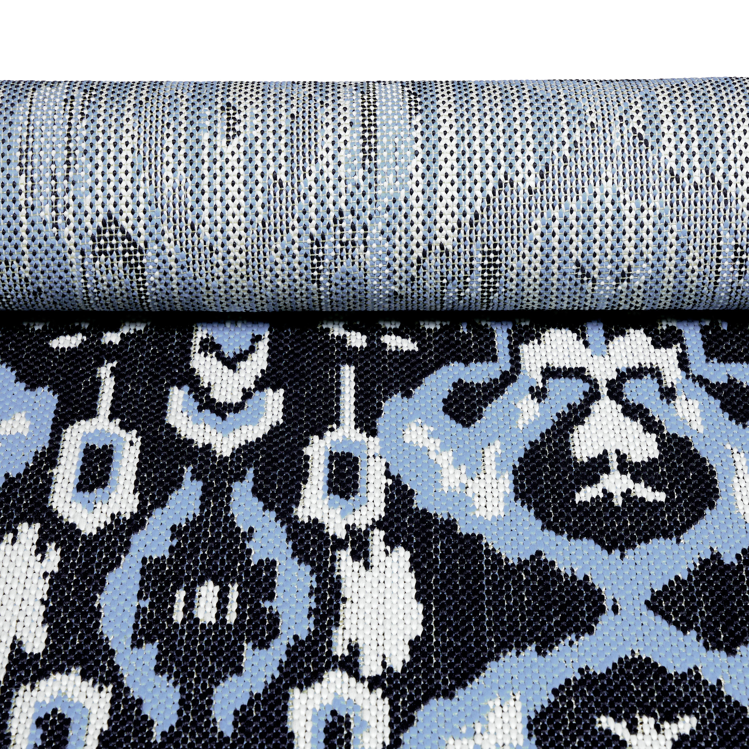 50-119_PATIO_VeraBradley_Rugs_IkatIsland_Rolled_Detail_IMG.jpg