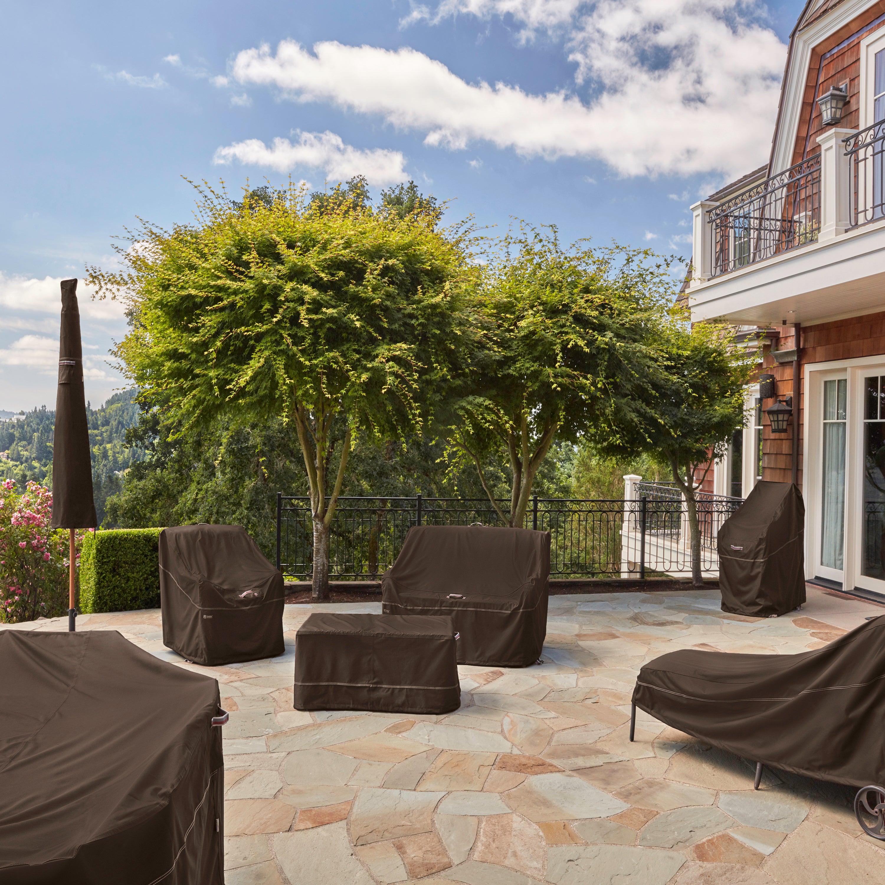 Patio_Madrona_Lifestyle_7_Products_SetB.jpg