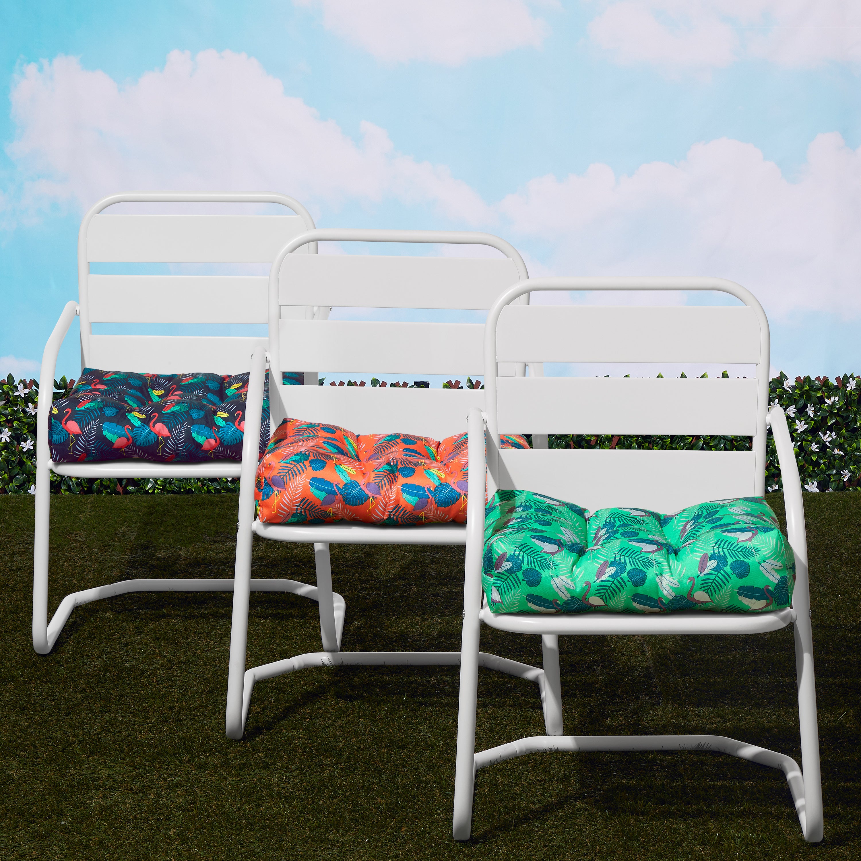 DCXXXX_PATIO_Duck_OPP_SeatCushions_PatternedGroups_Flamingos.jpg