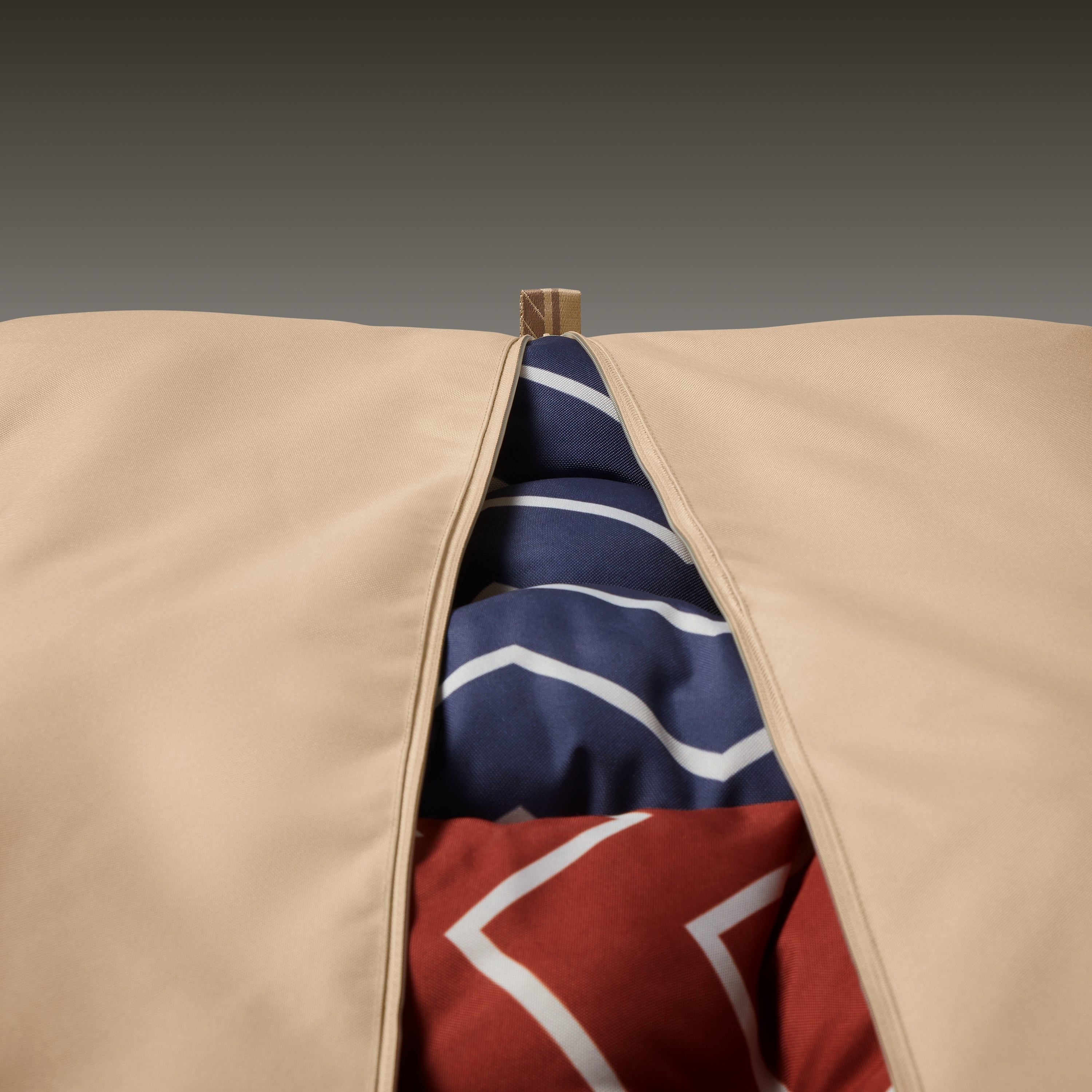 Patio_VerandasBest_CushionBag_Detail_Reveal_Above.jpg