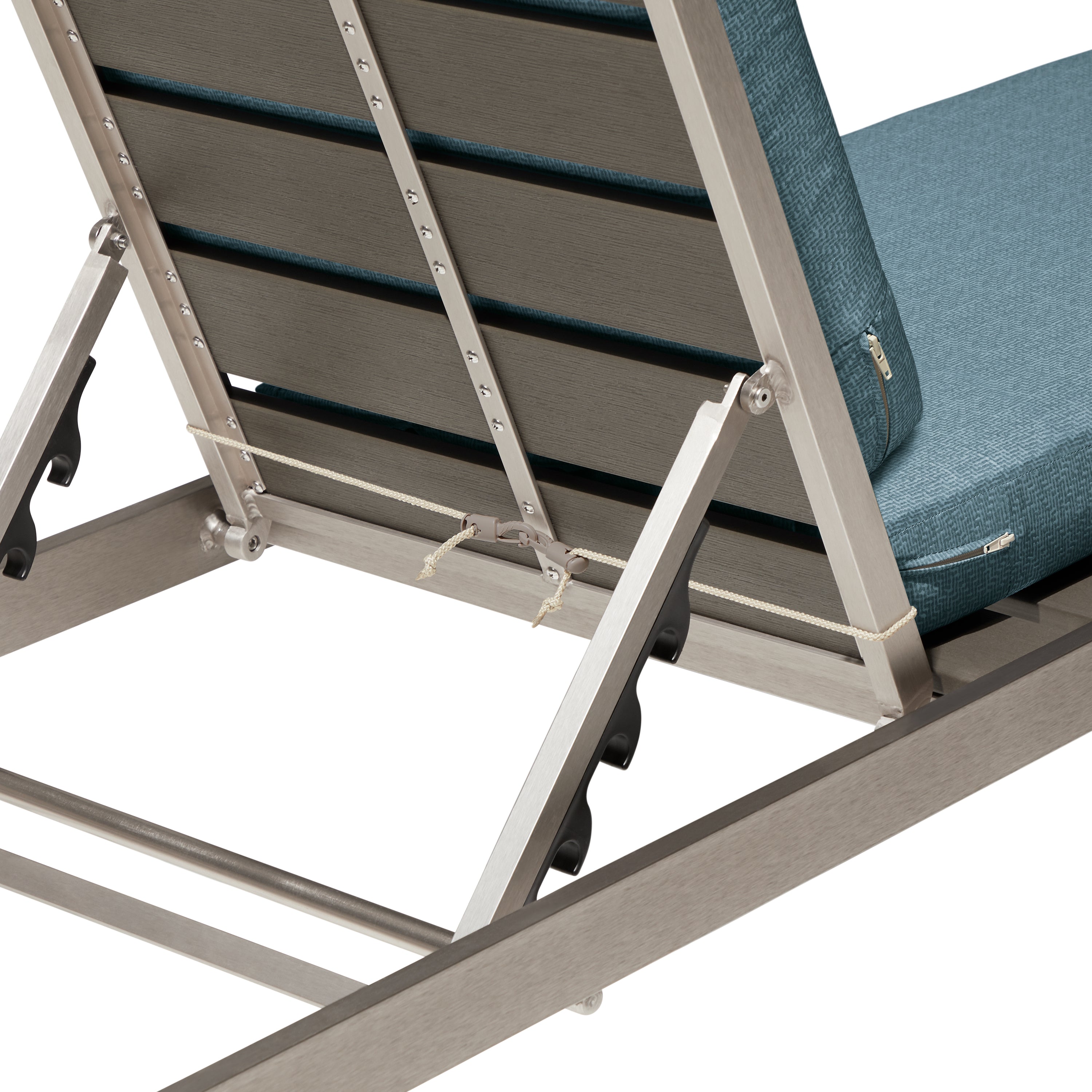 Duck_Weekend_Cushion_Chaise_Detail_Strap_BackAttachment_BlueShadow.jpg