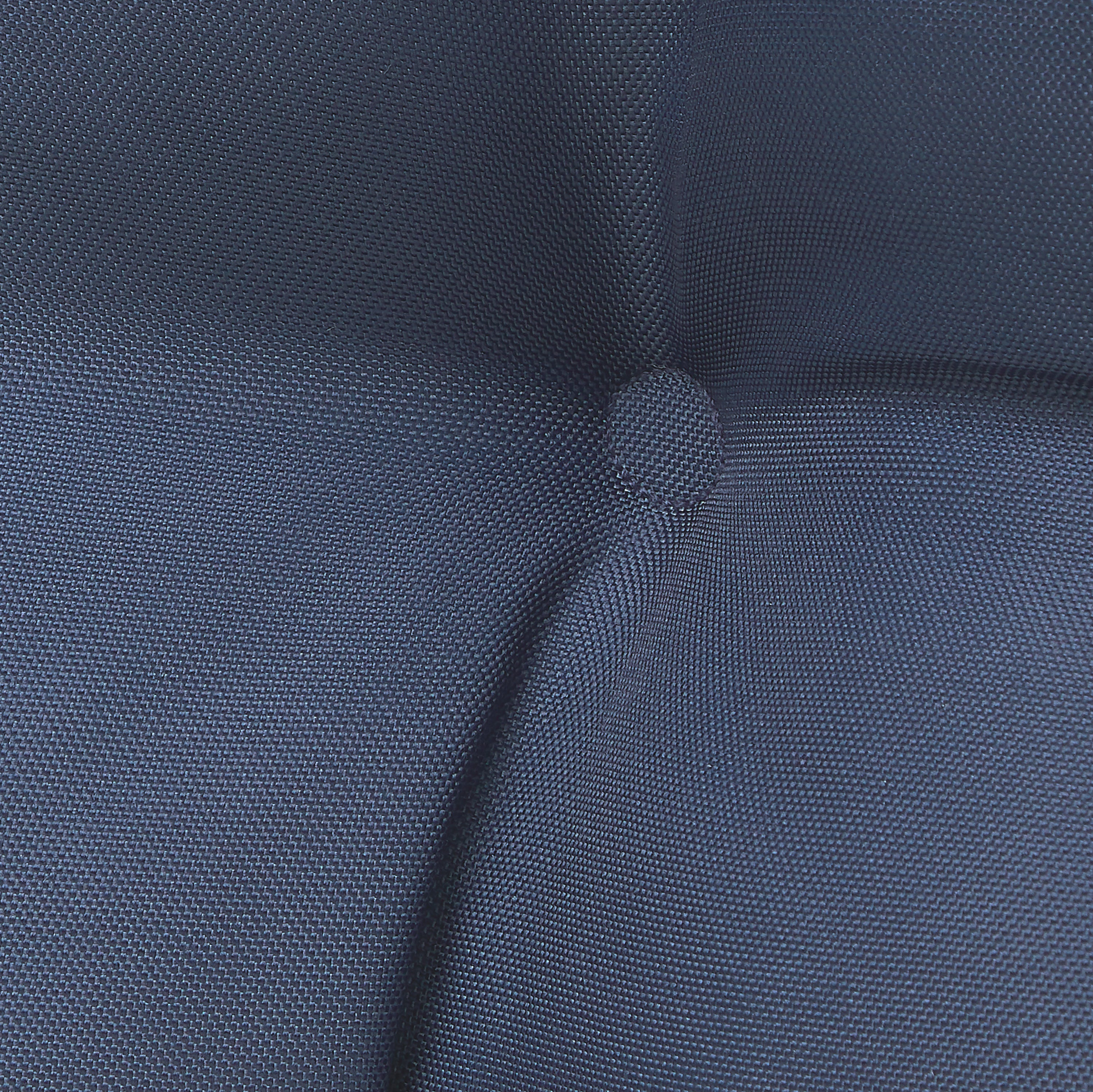 62-118_Classic_OPP_SeatCushion_Detail_Grommet_Navy_Solid.jpg