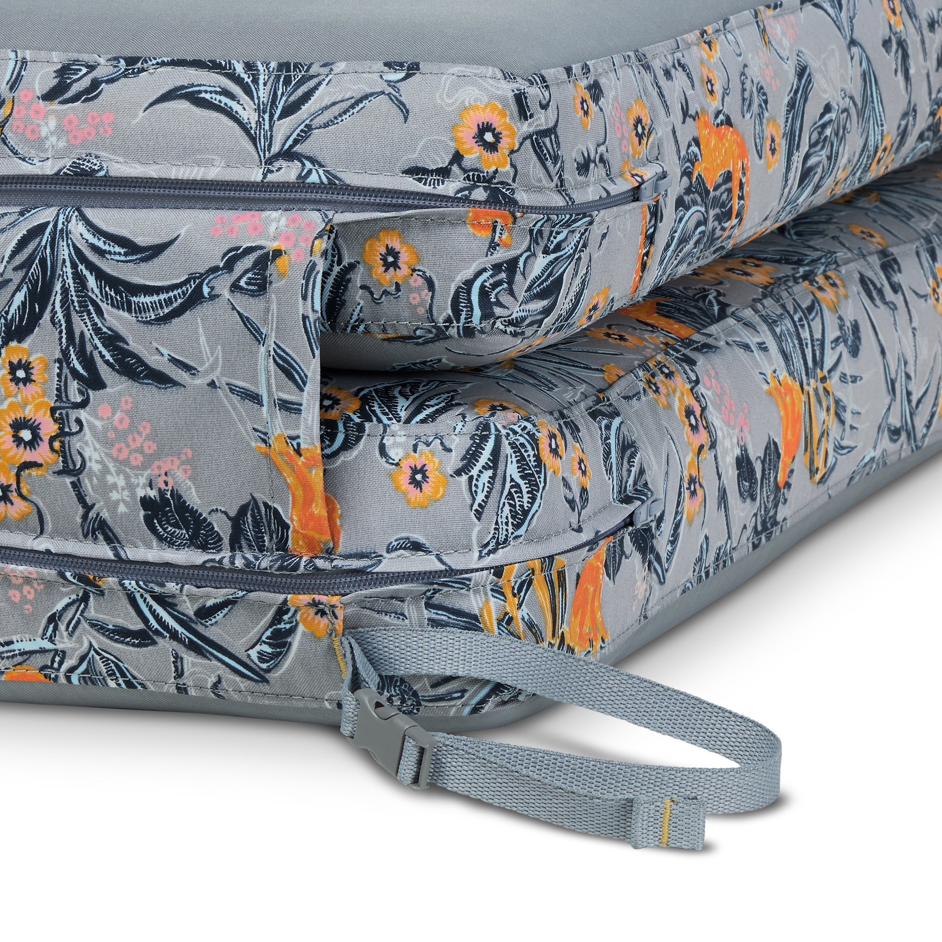 62-160_PATIO_VeraBradley_FoamCushions_ChaiseLounge_JungleToileGreyGold_Strap_Detail_IMG.jpg