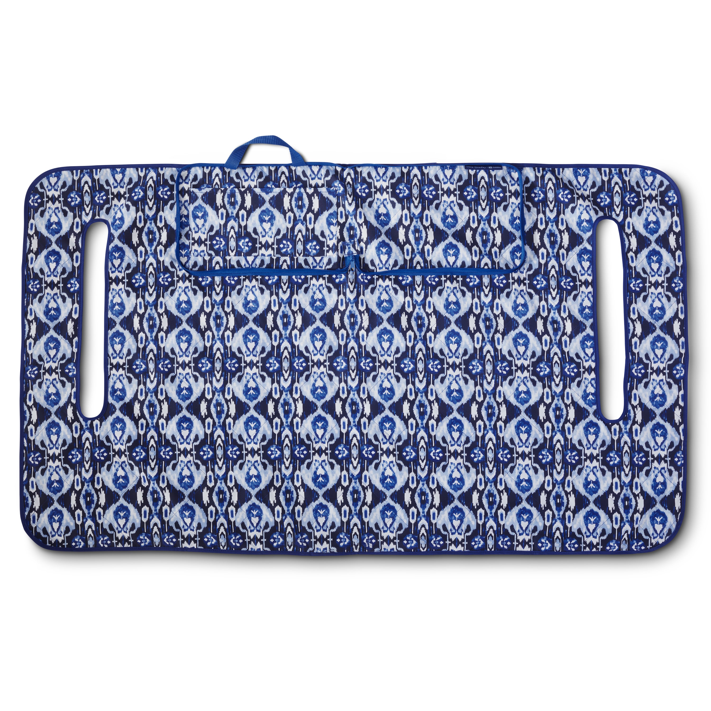 40-069_PATIO_VeraBradley_GolfBlanket_IkatIsland_FlatLay_Main.jpg
