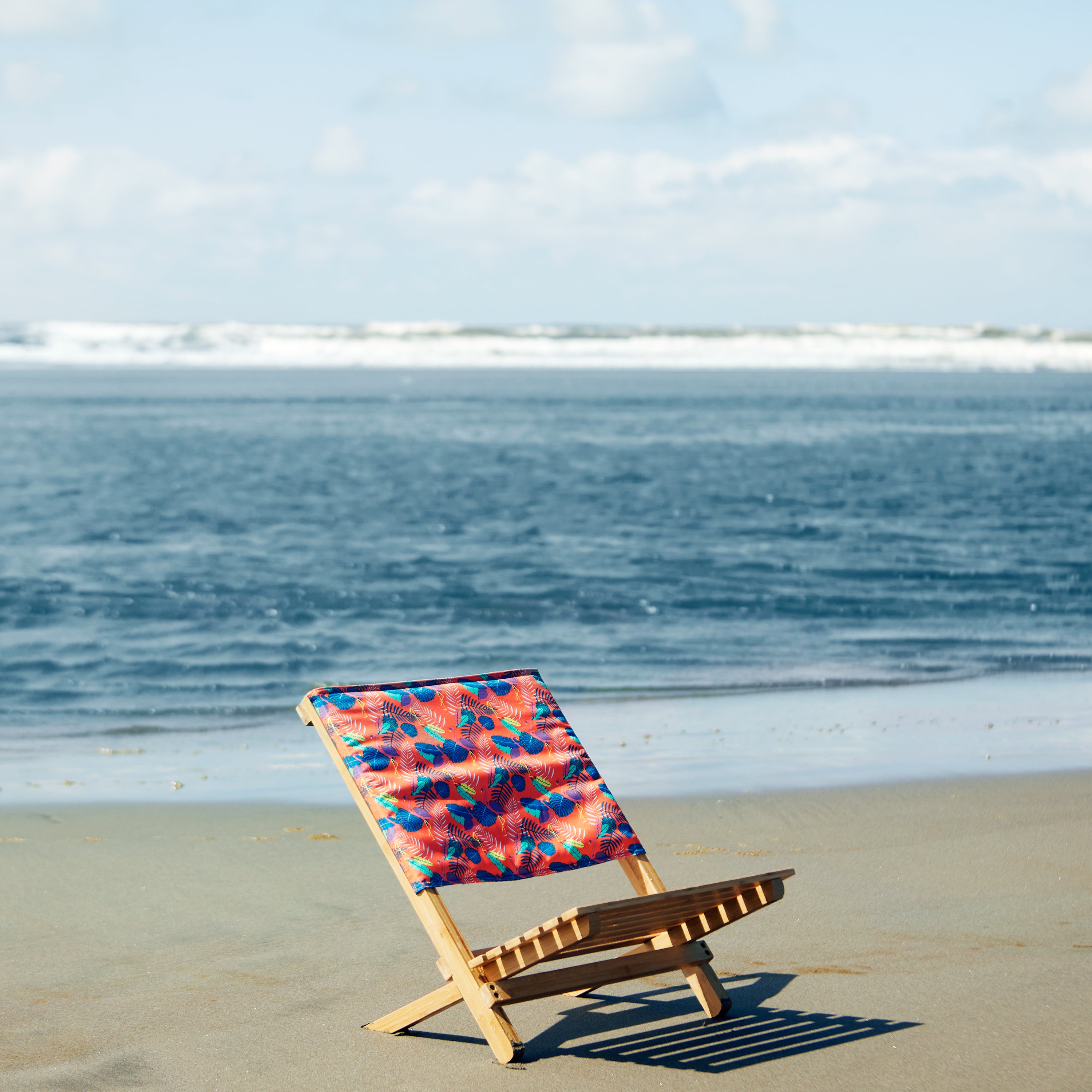 DPPCH_PATIO_DUCK_BeachChair_PoolParty_Flamingo_Lifestyle_Waves_Square.jpg