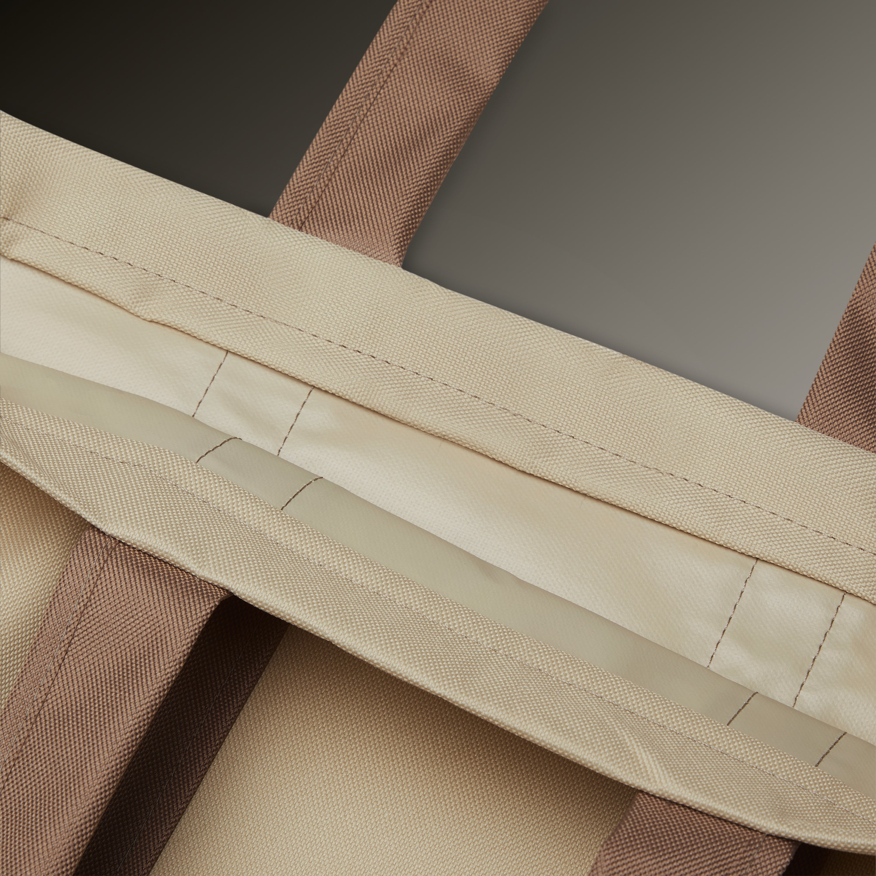 51-013_PATIO_VerandasBest_ToteBag_Detail_Inside.jpg