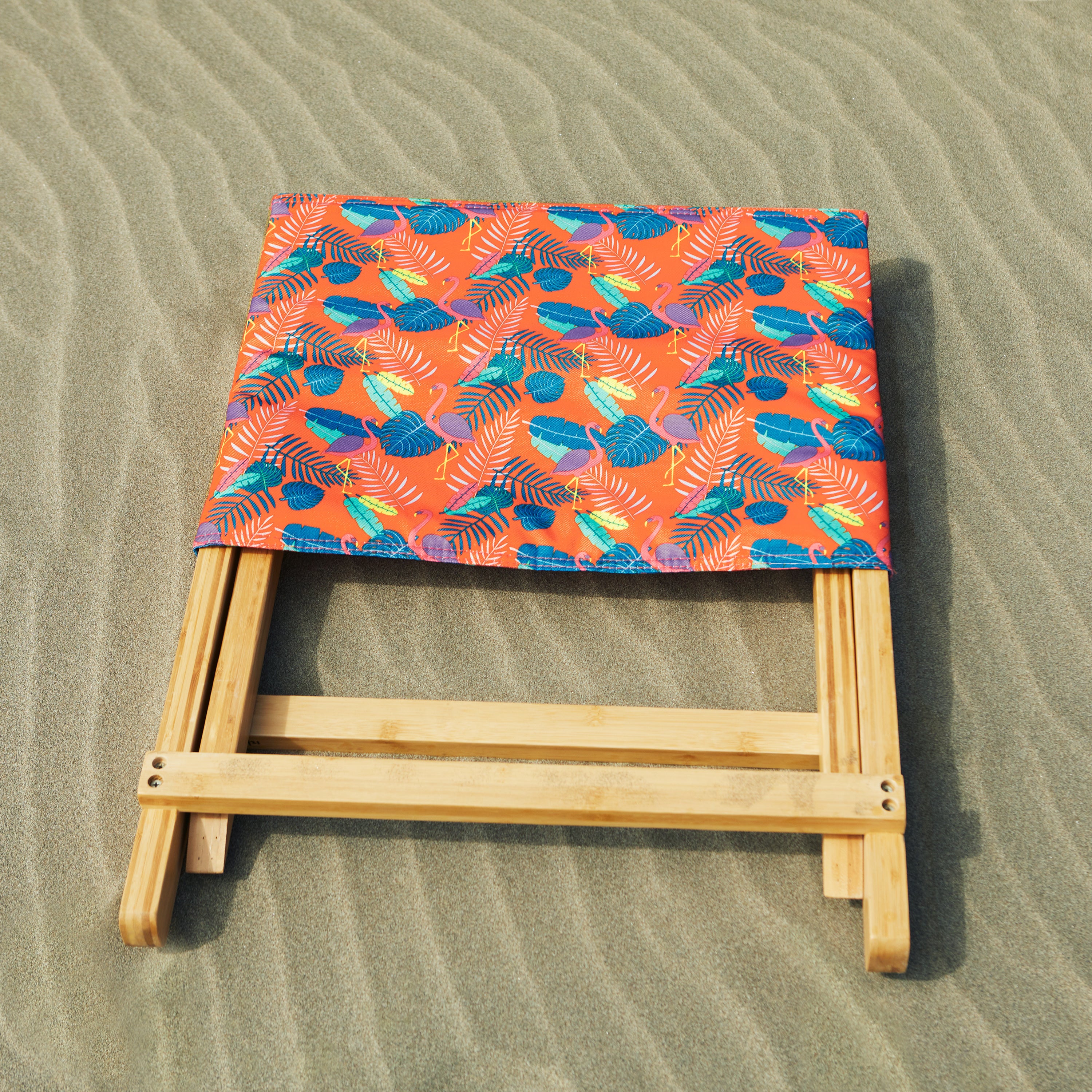 DPPCH_PATIO_DUCK_BeachChair_PoolParty_Flamingo_Lifestyle_Sand_Flatlay_Square.jpg