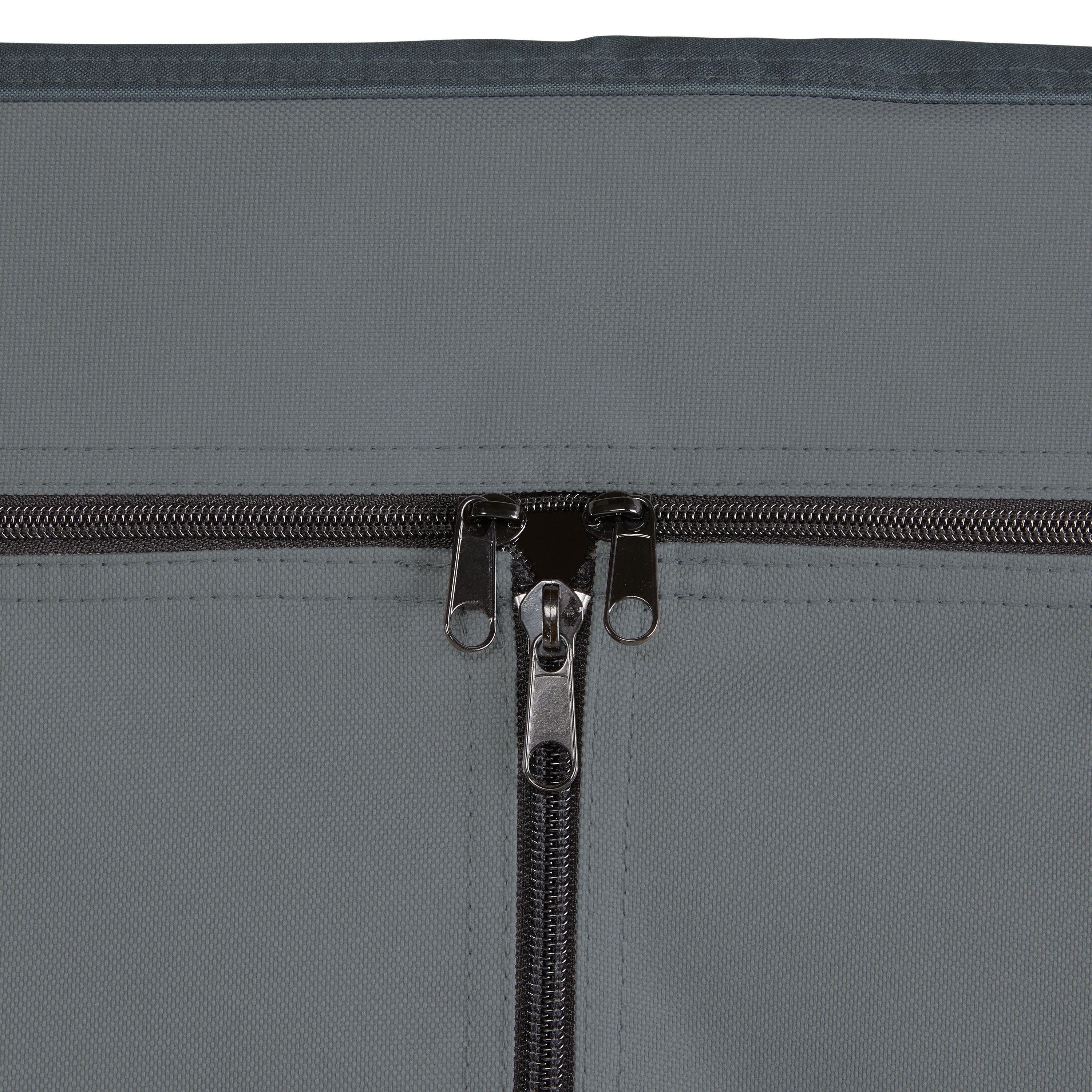 GAR_Classic_PremiumGarageShelfCover_Detail_ZipperDetail_52-242.jpg