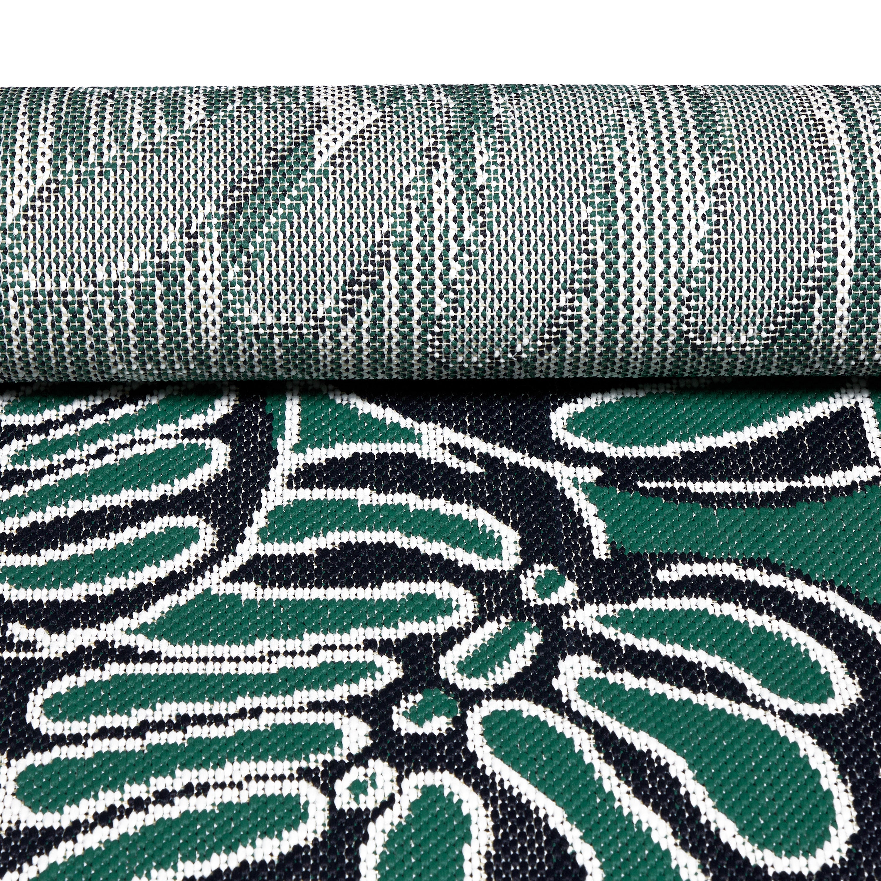 50-124_PATIO_VeraBradley_Rugs_RainforestCanopyCoral_Rolled_Detail_IMG.jpg