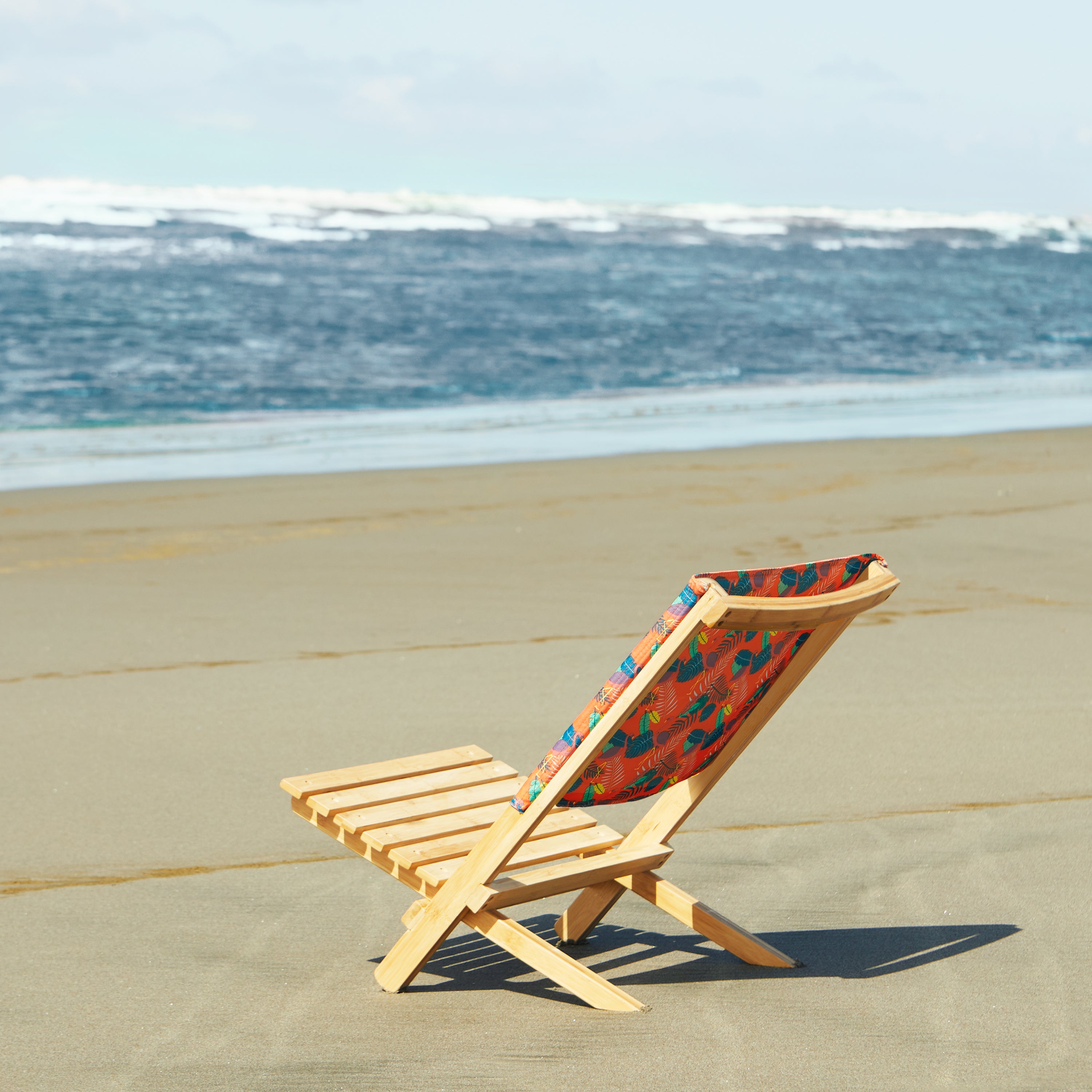 DPPCH_PATIO_DUCK_BeachChair_PoolParty_Flamingo_Beach_Lifestyle_Square.jpg