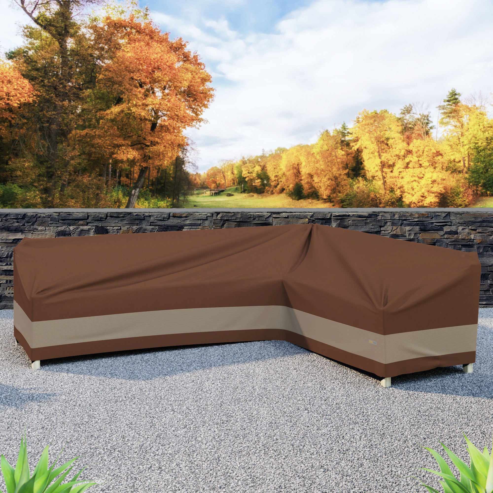 USC085106_PATIO_Duck_Ultimate_Sectional_Render_V2_Lifestyle.jpg