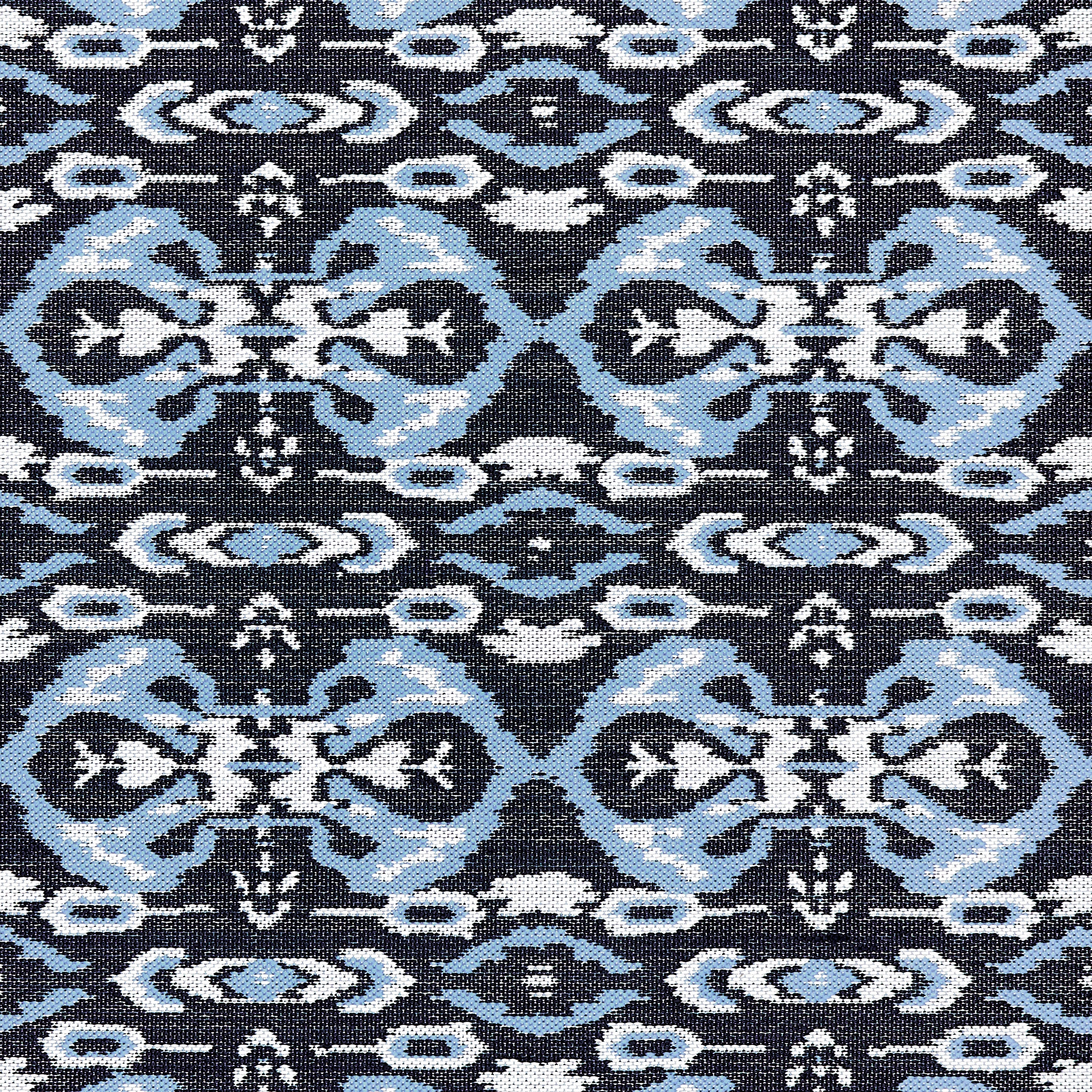 50-119_PATIO_VeraBradley_Rugs_IkatIsland_Fabric_Detail_IMG.jpg